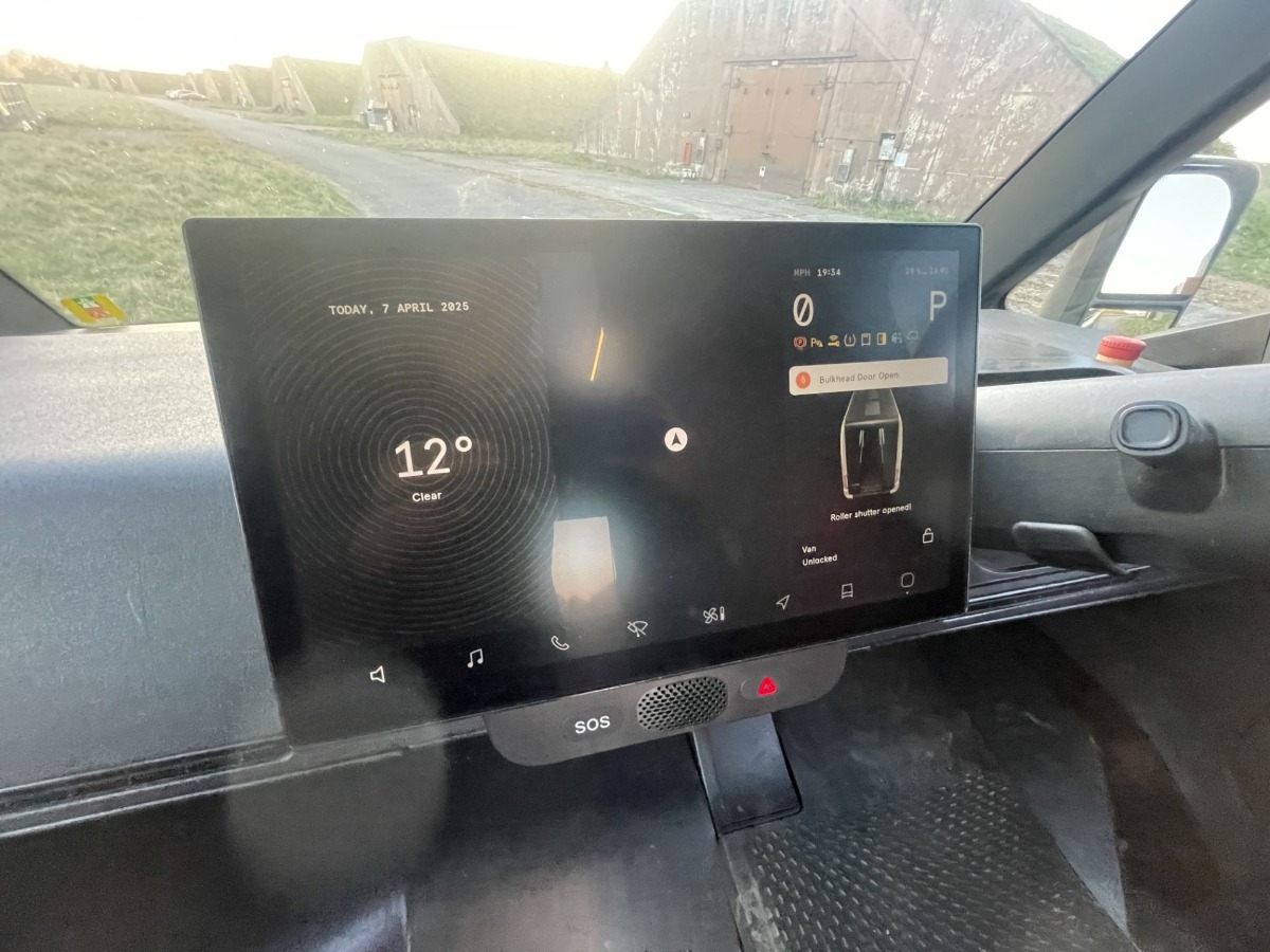 2022 Arrival Van Image 8